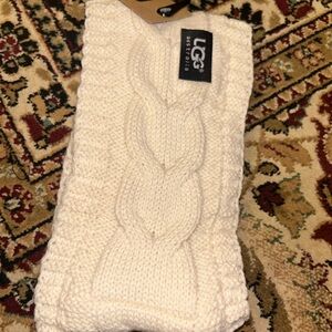 New chic UGG Cream Cable Knit headband, soft and stretchy fleece lined